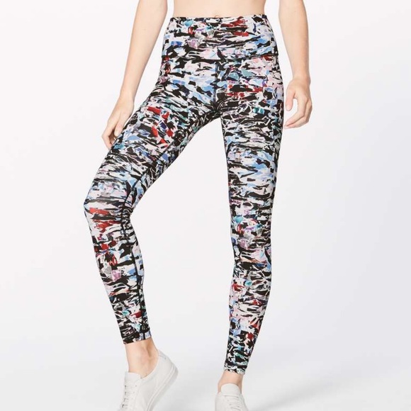 ❌SOLD❌Lululemon Wunder Under Tight culture clash 4 - Picture 3 of 9